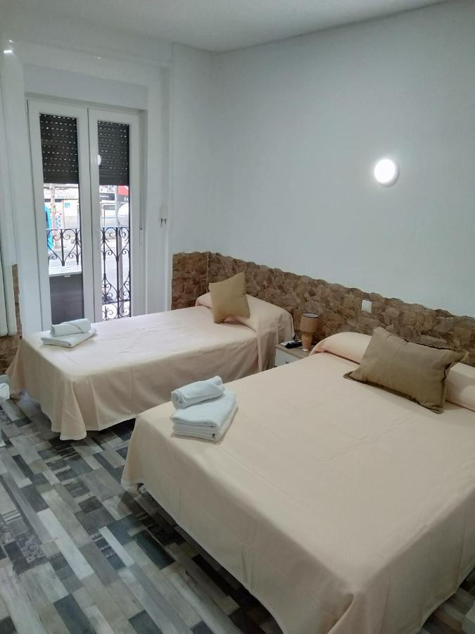 Hostal Noche Y Dia Madrid Eksteriør billede