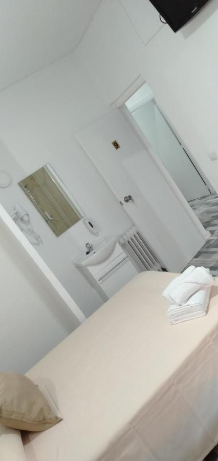 Hostal Noche Y Dia Madrid Eksteriør billede